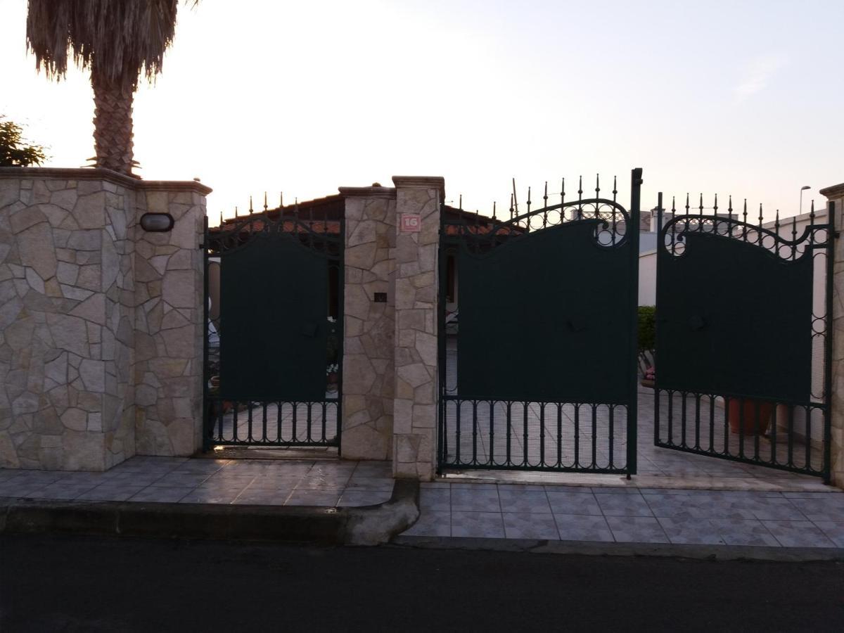 Casetta Dei Geranei Casalabate Exterior foto